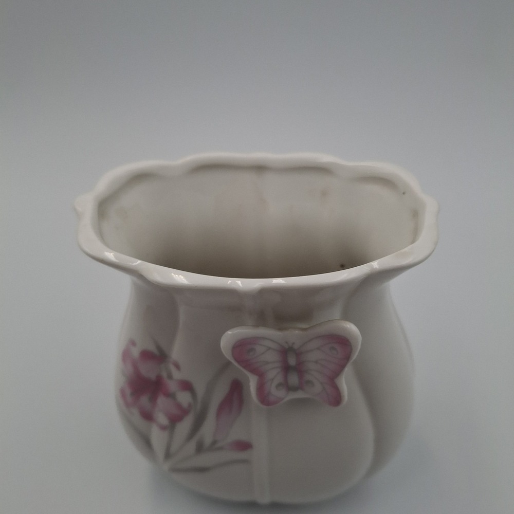 Vintage White Ceramic Butterfly Vase 3D Raised Pink Lily Floral Scalloped Rim - Picture 6 of 10